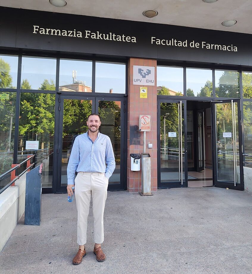 Jon Alberdi Cedeno in front of the entrance of the University of the Basque Country